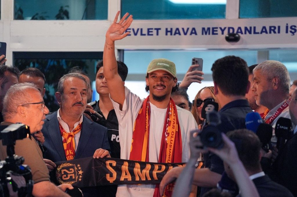 Leroy Sané a Galatasaray új sztárja, egyben Sallai Roland új riválisa
