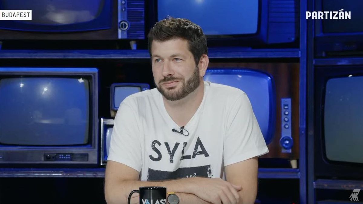 Ukrán nacionalista pólóban jelent meg a balliberális újságíró a Partizánban