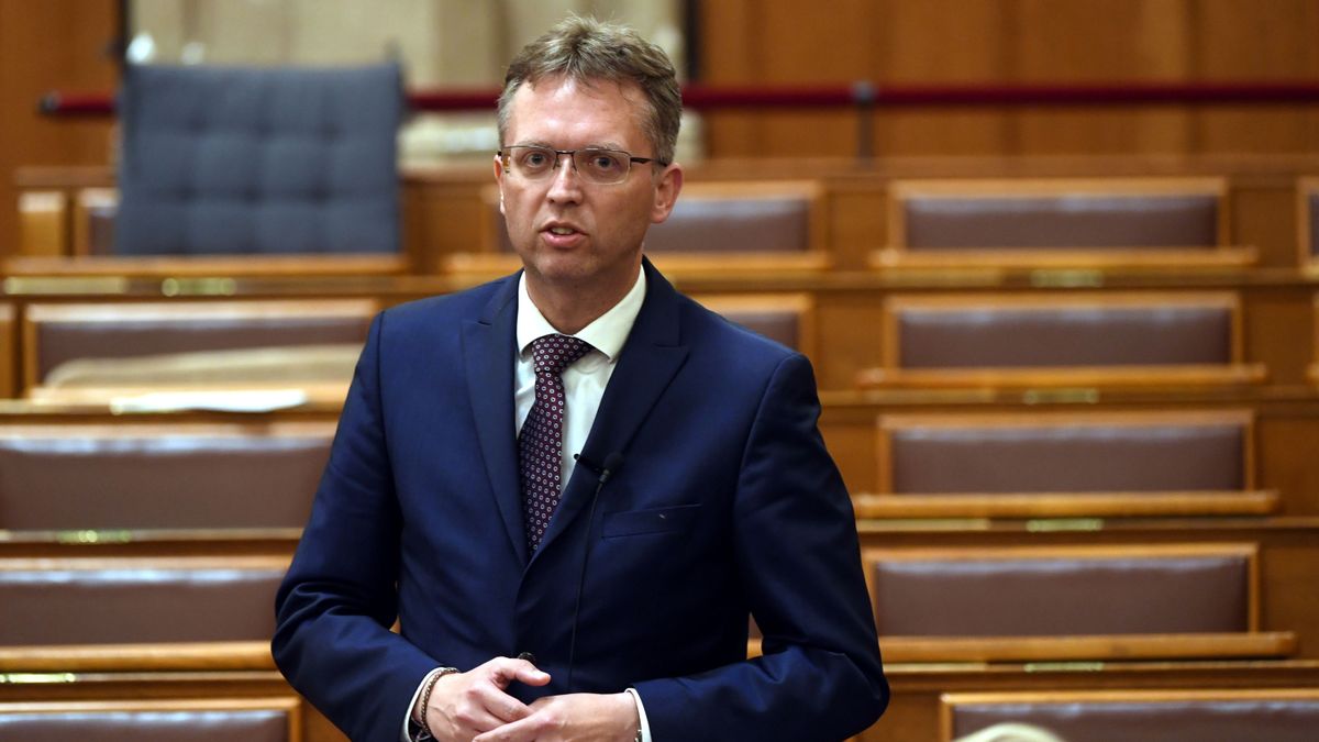 Budapest, 2025. június 11.
Hankó Balázs kulturális és innovációs miniszter felszólal a bizottsági jelentések és összegző módosító javaslatok vitáján az Országgyűlés plenáris ülésén 2025. június 10-én.
MTI/Kovács Attila