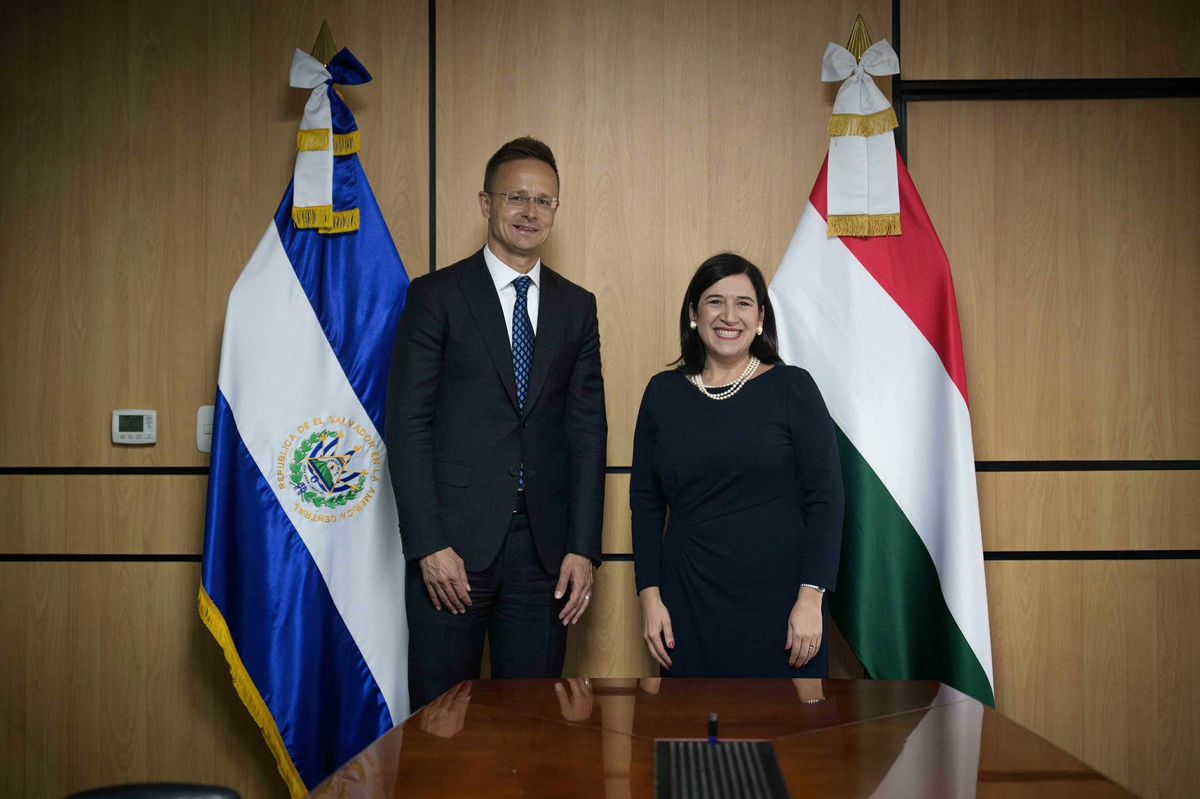 Szijjártó Péter történelmi látogatása során hangsúlyozta, hogy Magyarország és El Salvador együtt védi szuverenitását a külső nyomás ellen.