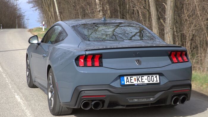 Ford Mustang Dark Horse