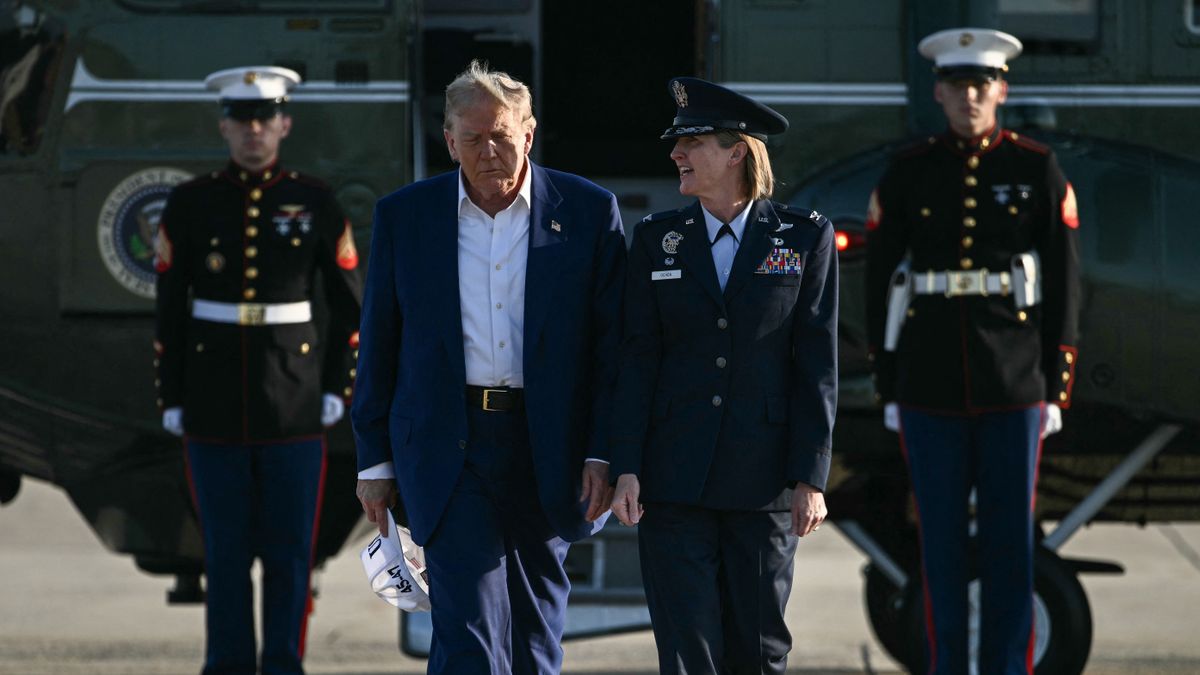 Donald Trump felszólította Izraelt, hogy ne támadja Iránt