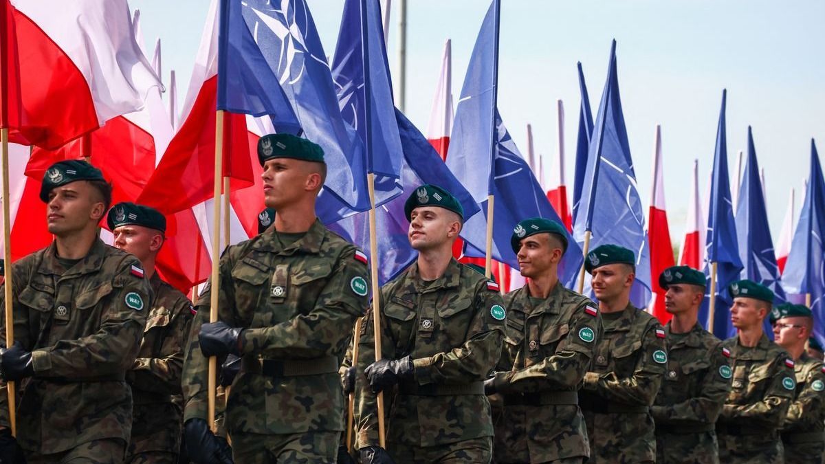Szijjártó Péter: Itt az ideje, hogy a háborúpárti politikusok is a béke pártjára álljanak + fotók