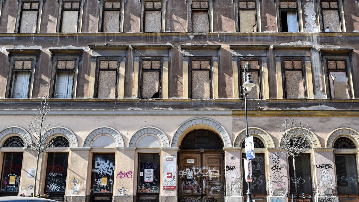 Késelés történt Erzsébetvárosban, súlyos állapotban szállítottak kórházba egy biztonsági őrt