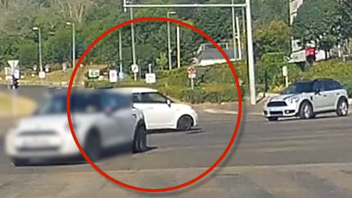 Gyorsan kanyarodott a suzukis Óbudán, két ártatlan autós látta kárát + videó