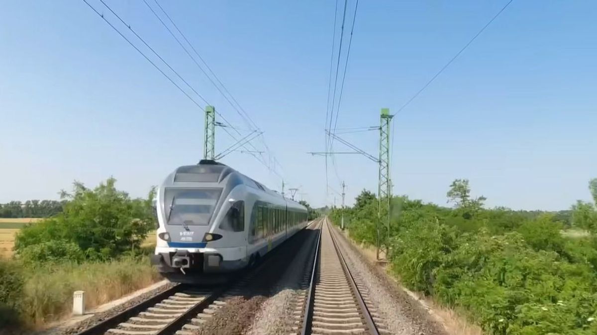 Feltámadt hamvaiból a MÁV, 160-nal száguldanak a vonatok Budapest és Székesfehérvár között + videó