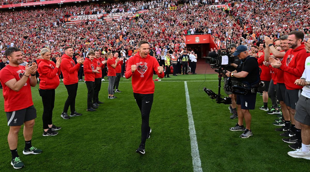 Pep Lijnders, 2024 májusában elbúcsúzott a Liverpool játékosaitól és szurkolóitól