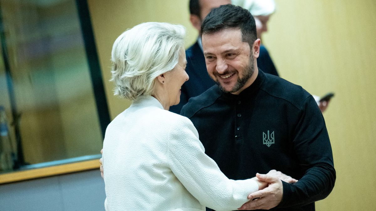 Ukrajna Brüsszeltől függ, ez veszélyt jelent a nemzetek szuverenitására