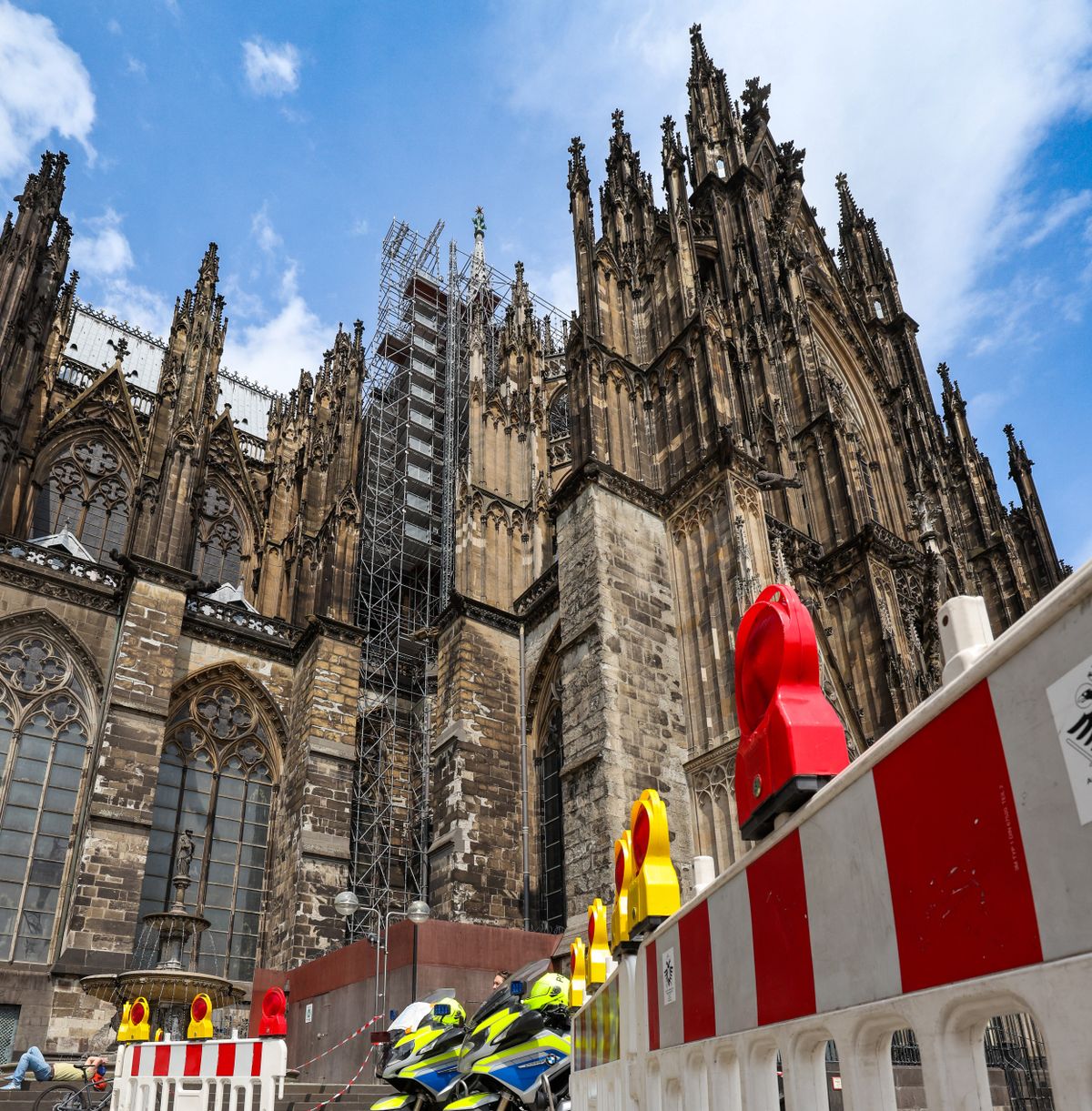 A 14 éves fiút a kölni rendőrség tartóztatta le terrorizmus gyanújával