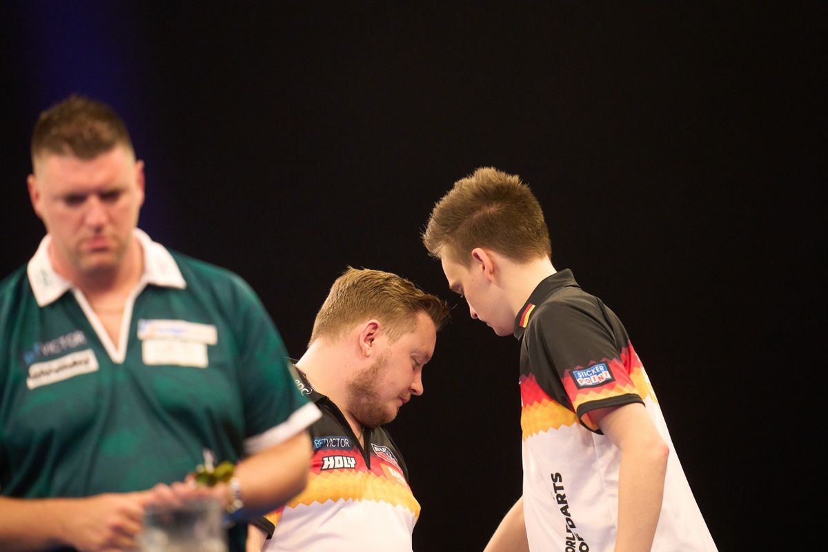 A darts csapatvilágbajnokság rendezője, Németország Littler és Humphries legyőzésut után az elődöntőig jutott, ott nagyon simán kikapott az északírektől