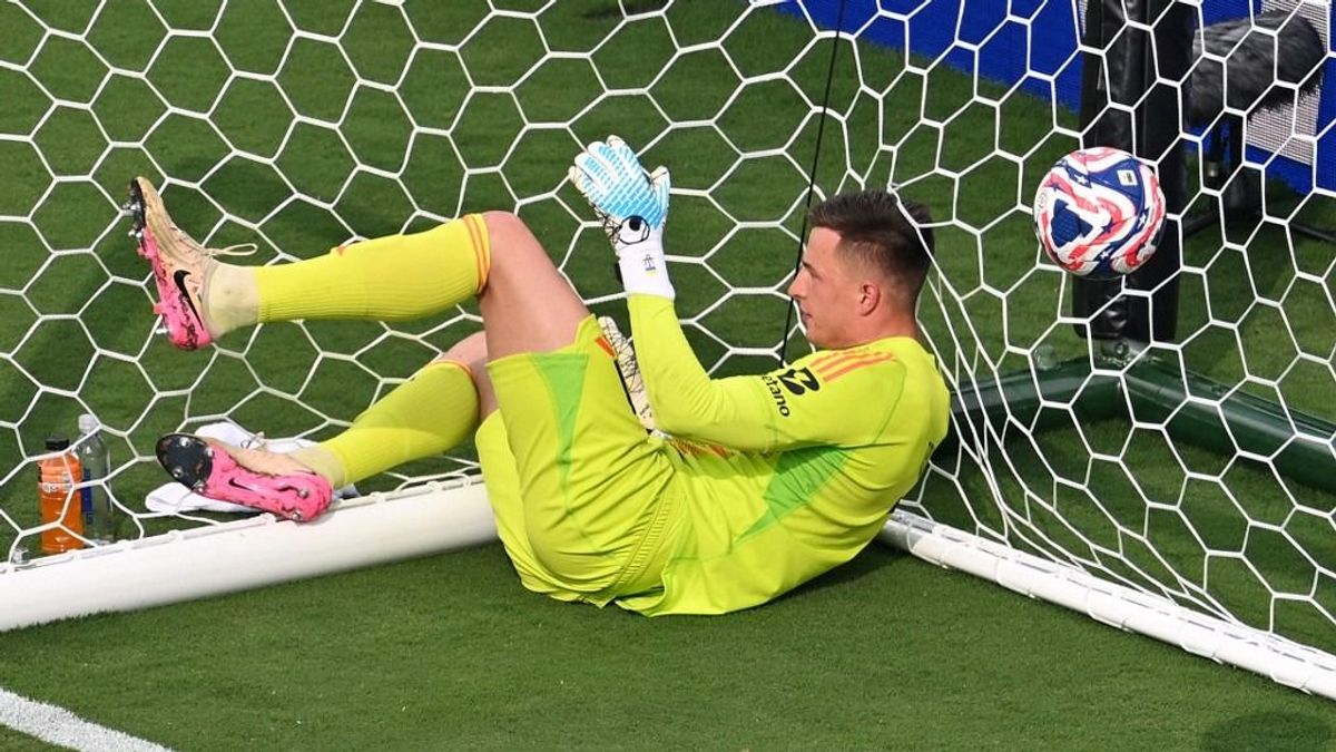Drámai véget ért éjjel az órákra félbeszakított európai futballrangadó
