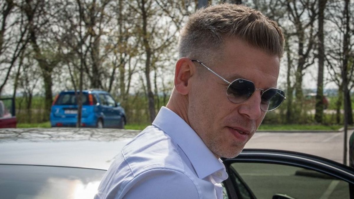 Tíz hónapnyi időhúzás után meghallgatták Magyar Pétert a mentelmi ügyeiben