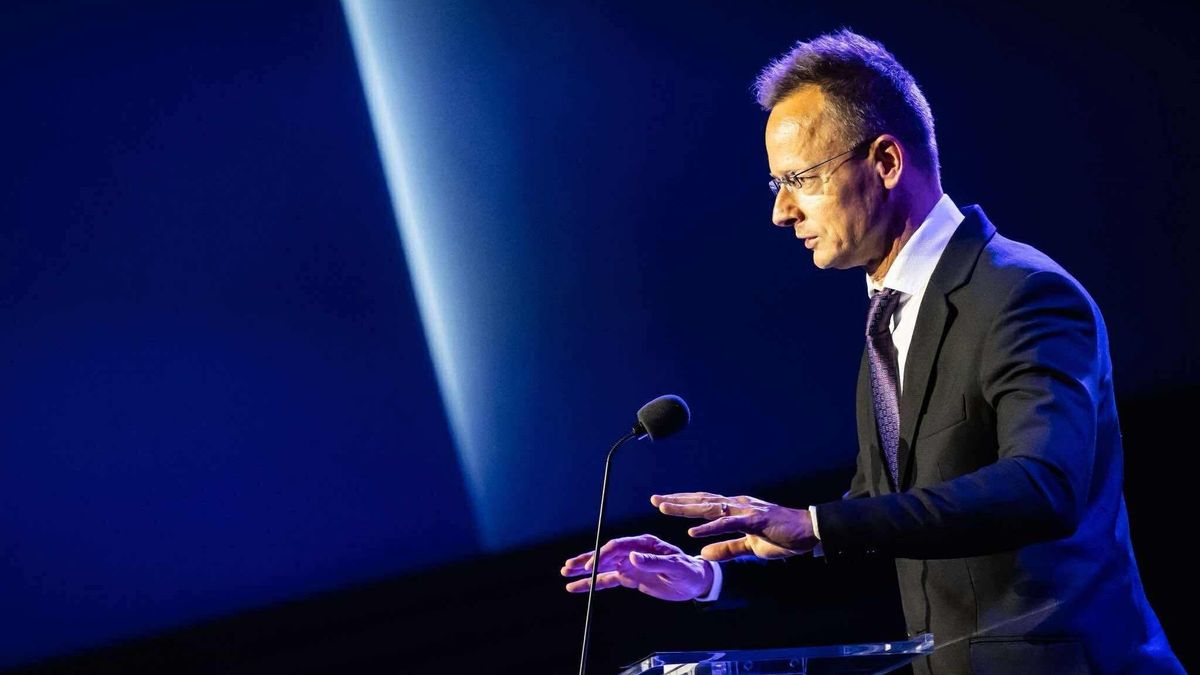 Szijjártó Péter: Brüsszel lefeküdt Kijevnek - élőben