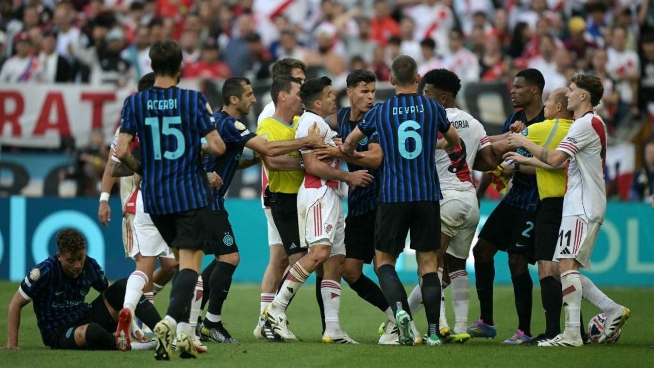 Két piros lapot is kiosztottak a klubvilágbajnokság E csoportjában, az Inter és a River Plate heves összecsapásán.