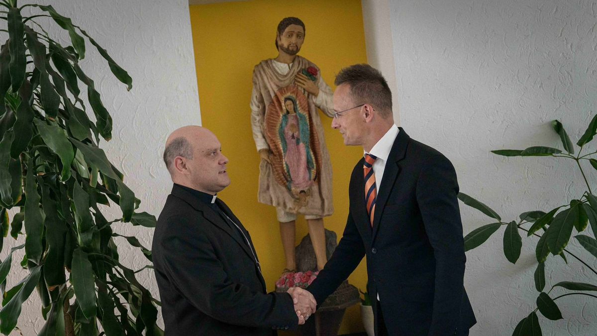 Szijjártó Péter: A katolikus egyház a béke követe