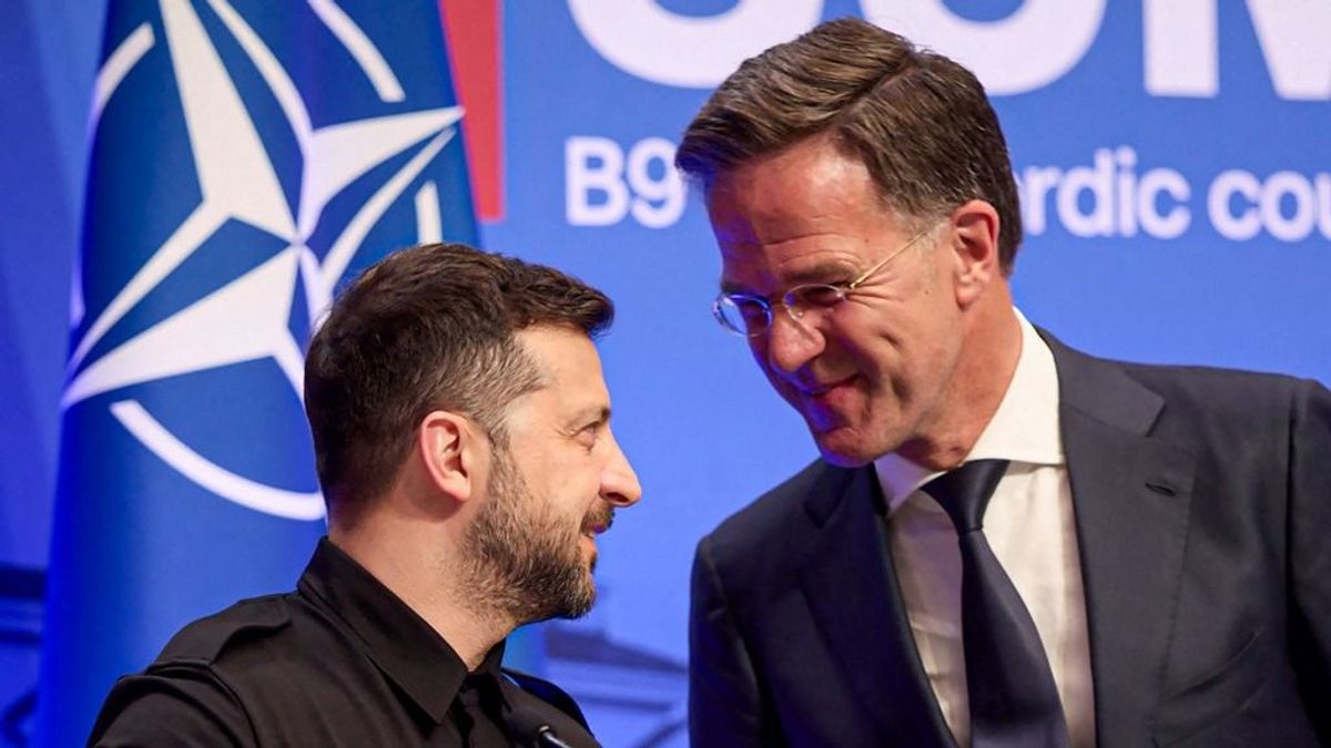 A NATO-főtitkárt győzködte Zelenszkij
