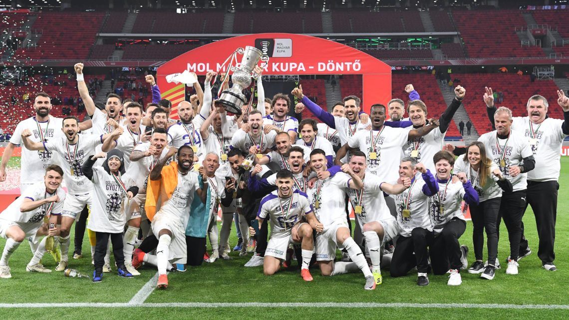 Csongvai eddigi pályafutása során egy trófeát nyert, azt is még az Újpesttel 2021-ben