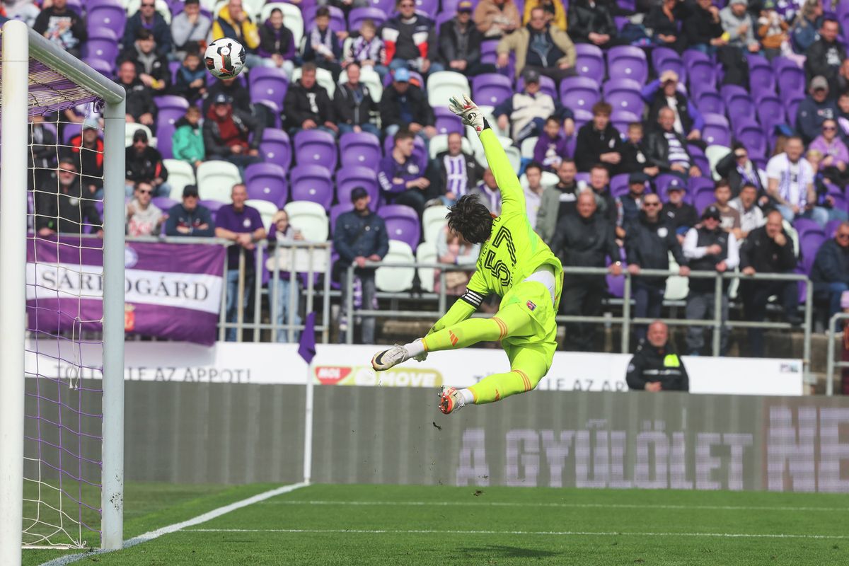 Dala Martin látványos és bravúros védése az Újpest-Fehérvár NB I-es mérkőzésen. A kapus a Puskás Akadémiánál folytatja