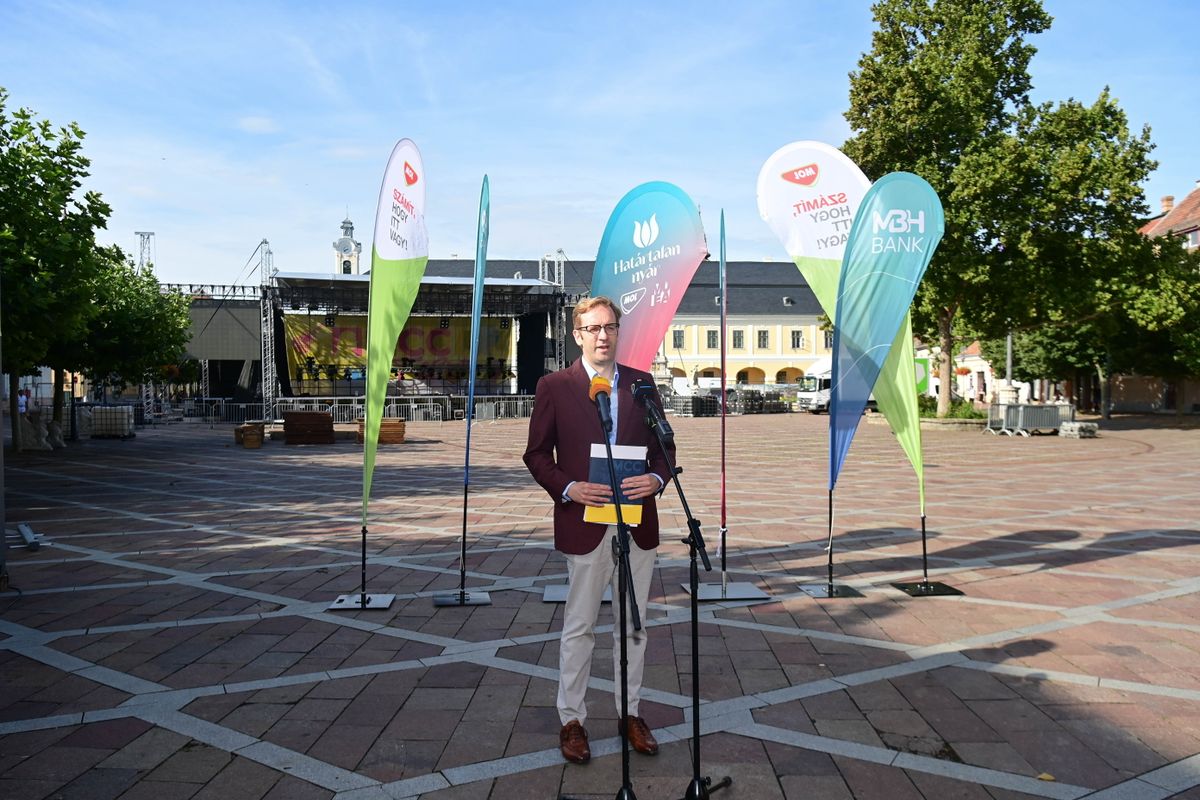 Esztergom, 2025. július 29.
Szalai Zoltán, a Mathias Corvinus Collegium (MCC) főigazgatója az MCC Fesztről tartott esztergomi sajtótájékoztatón 2025. július 29-én. A rendezvény július 31-én kezdődik.
MTI/Bruzák Noémi
