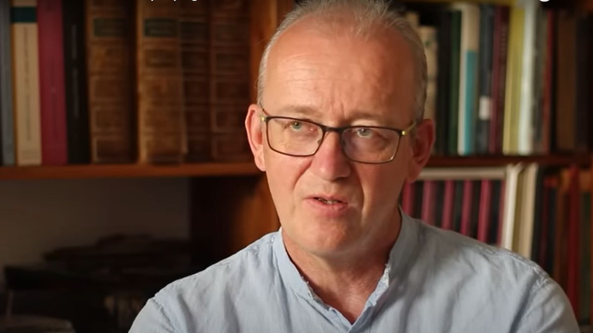 „Keressenek másik állást!” – Ungváry Krisztiánnál betalált a kérdésünk, benyögte a tiszás paneleket