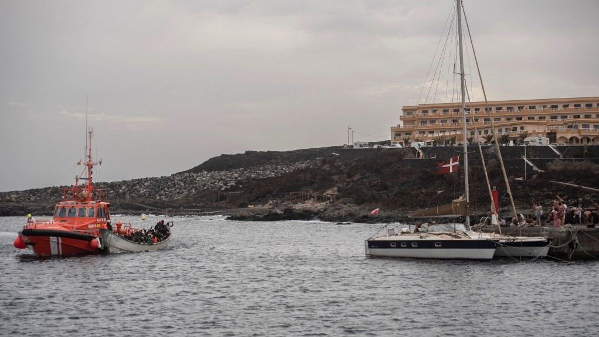 Európába tartva felborult egy migránsokat szállító hajó a Földközi-tengeren