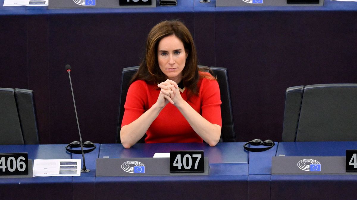 Ritka vendég az üres vajas kenyér Magyar Péter emberének asztalán