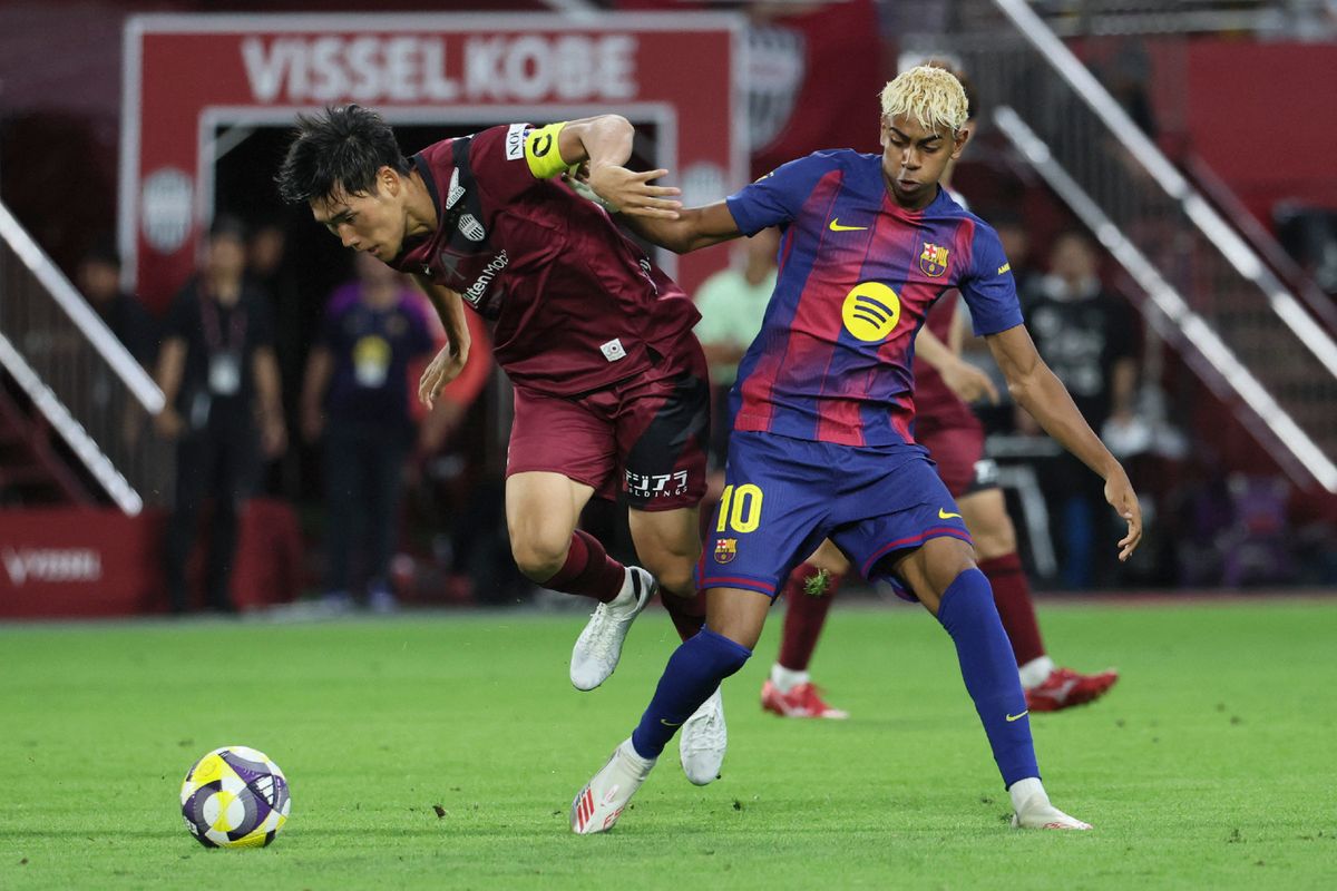 Lamine Yamal először viselte a Barcelona 10-es mezét
