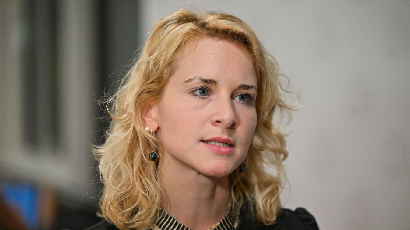 Eva-Maria Holzleitner