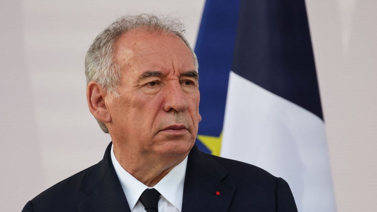 Bayrou költségvetési terve válságba sodorhatja Franciaországot