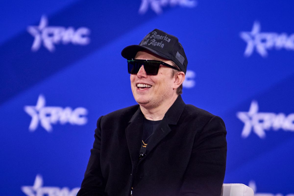 Elon Musk kiállt a szólásszabadság mellett
