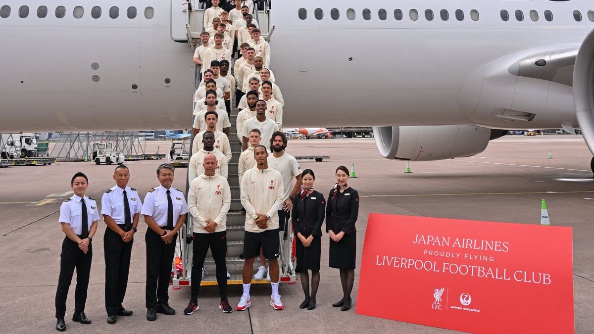 Szoboszlai gólpassza videón, és bepillantás az Ázsiába indult Liverpool különgépébe