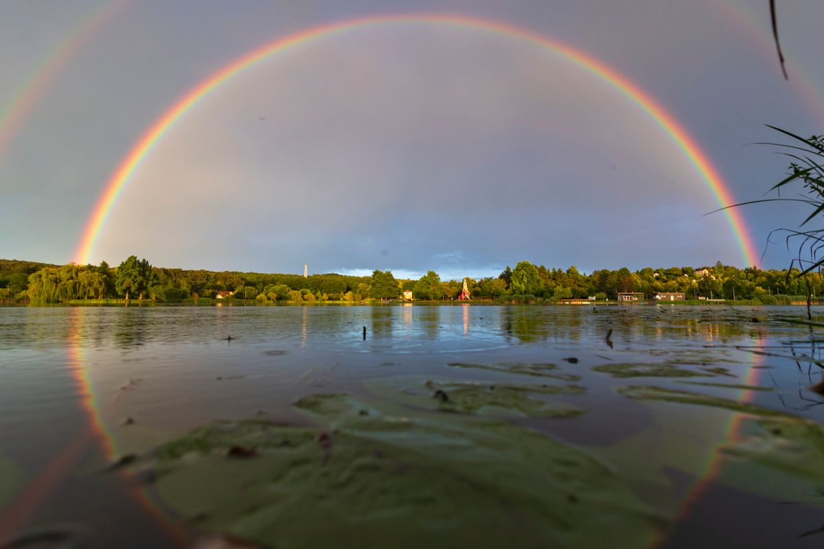 Nagykanizsa, 2023. július 30.
Szivárvány Nagykanizsa felett a Csónakázó-tónál zivatar után 2023. július 30-án este.
MTI/Varga György