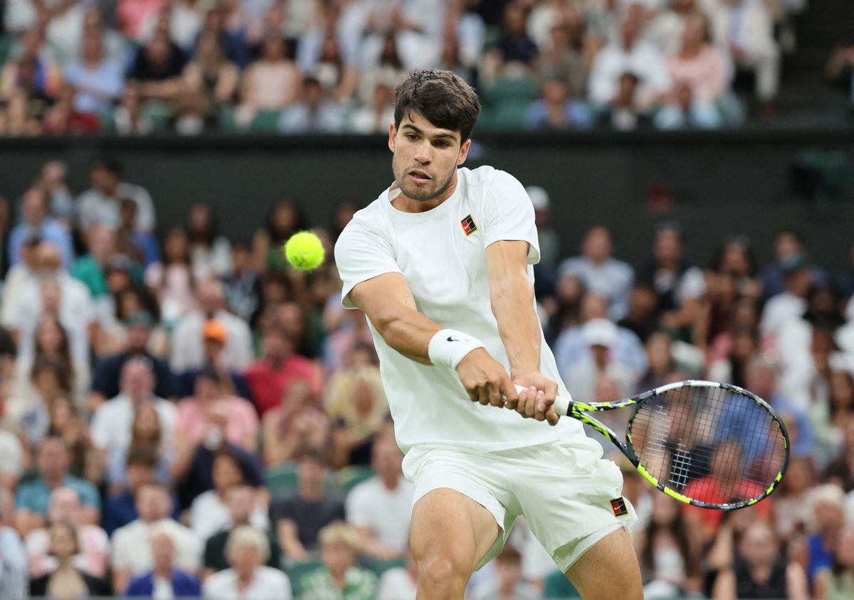 Carlos Alcaraz már a negyeddöntőbe jutott a wimbledoni tenisztornán, Carlos Alcaraz már a negyeddöntőben Wimbledonban