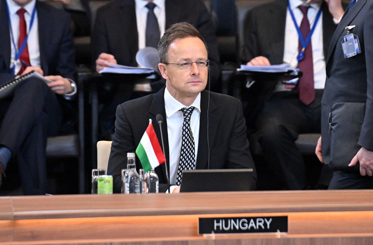 Szijjártó Péter elítélte az ukrán kényszersorozásokat, és Brüsszelt felszólította, hogy alakítson ki álláspontot az ügyben.