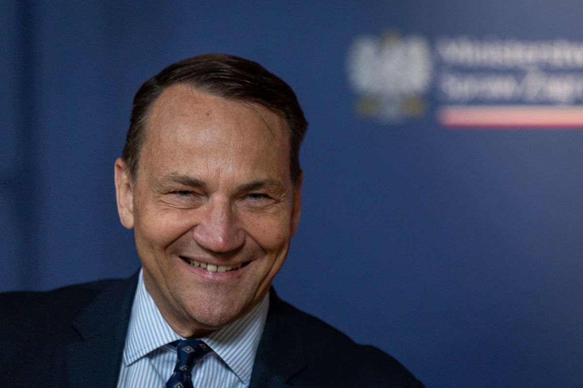 Sikorski fegyvereket kér Trumptól