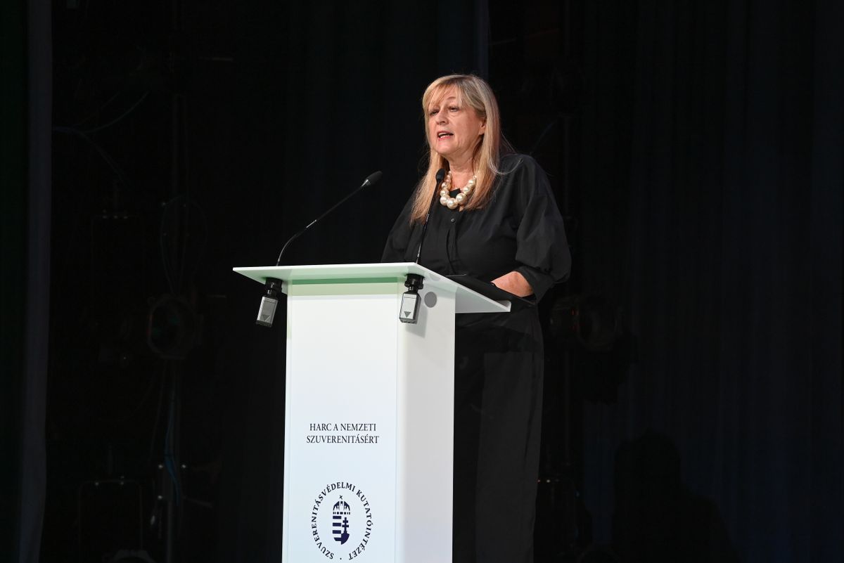 Budapest, 2025. június 25.
Schmidt Mária, a Terror Háza Múzeum főigazgatója  beszédet mond a Harc a nemzeti szuverenitásért című konferencián a Hagyományok Házában 2025. június 25-én.
MTI/Máthé Zoltán