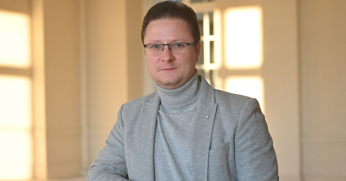 Köő Artúr, NKE, magyar társadalom, megosztottság