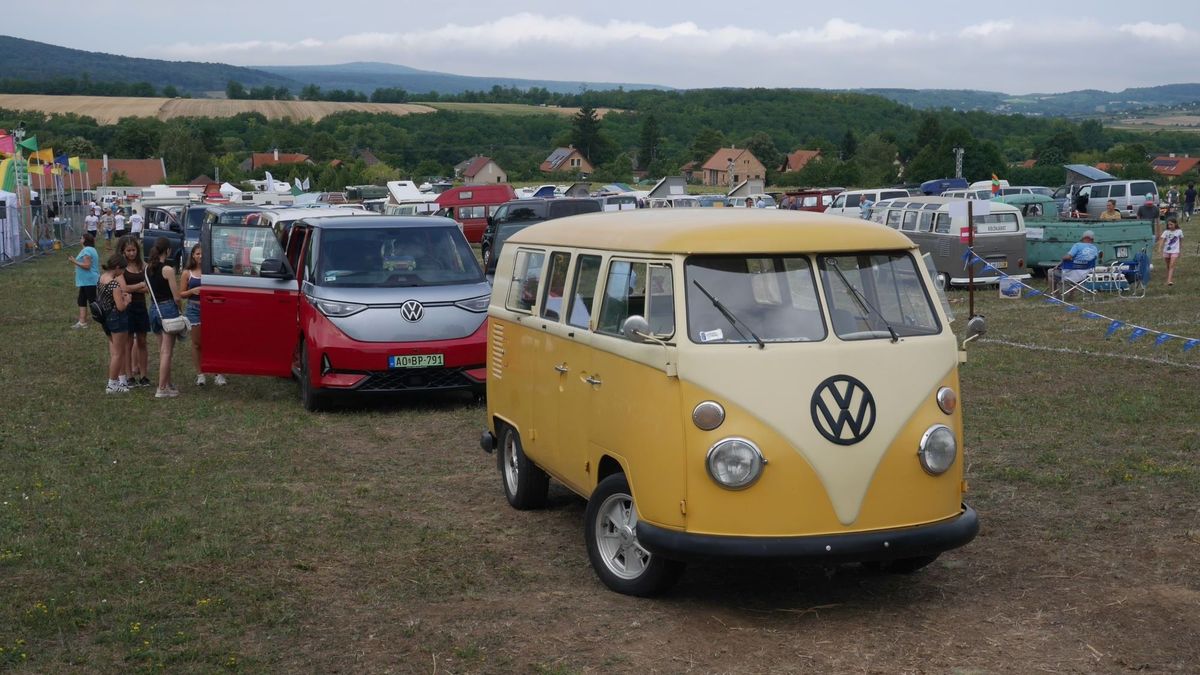 75 éves a mikrobuszok ikonja, amely a munka hőse és a hippik kedvence is volt