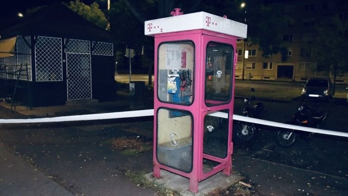 Azt hitte a 45 éves férfi, hogy ha telefonfülkéből indítja a terrort, nem lesz baja