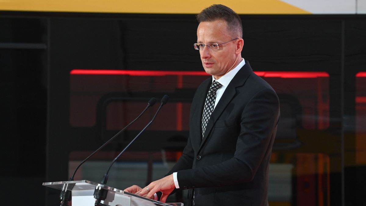 Szijjártó Péter: A határ a csillagos ég
