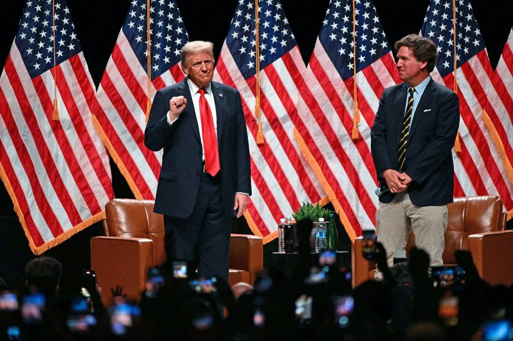 Tucker Carlson szerint a vezetőknél fontos a bátorság, és Trumpban ez megvan