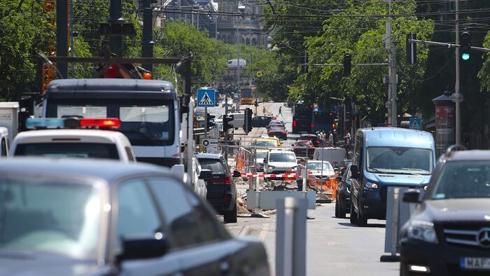20250701 budapest felujitasok miatt dugok alakulnak ki a kozlekedesben havran zoltan magyar nemezet