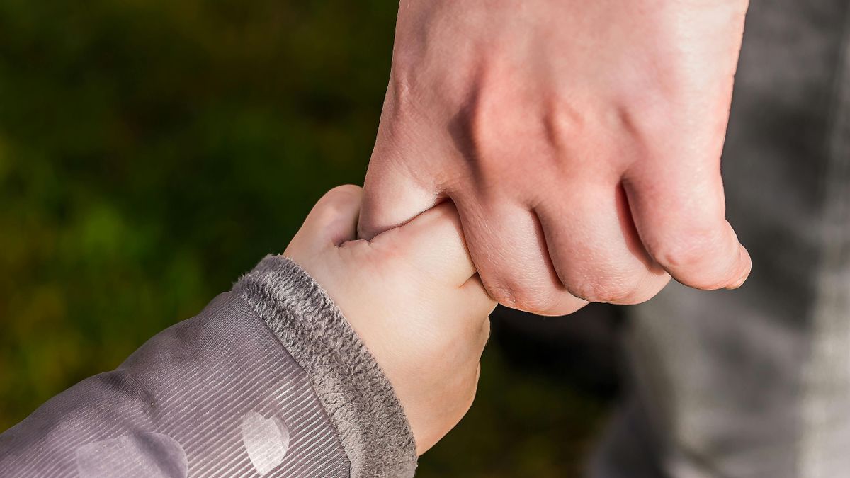 Megszólalt a baranyai anya, miután napvilágra került, hogy a kétéves kislányát bántalmazza + videó