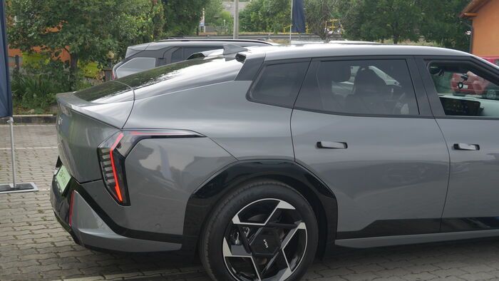 Kia EV4