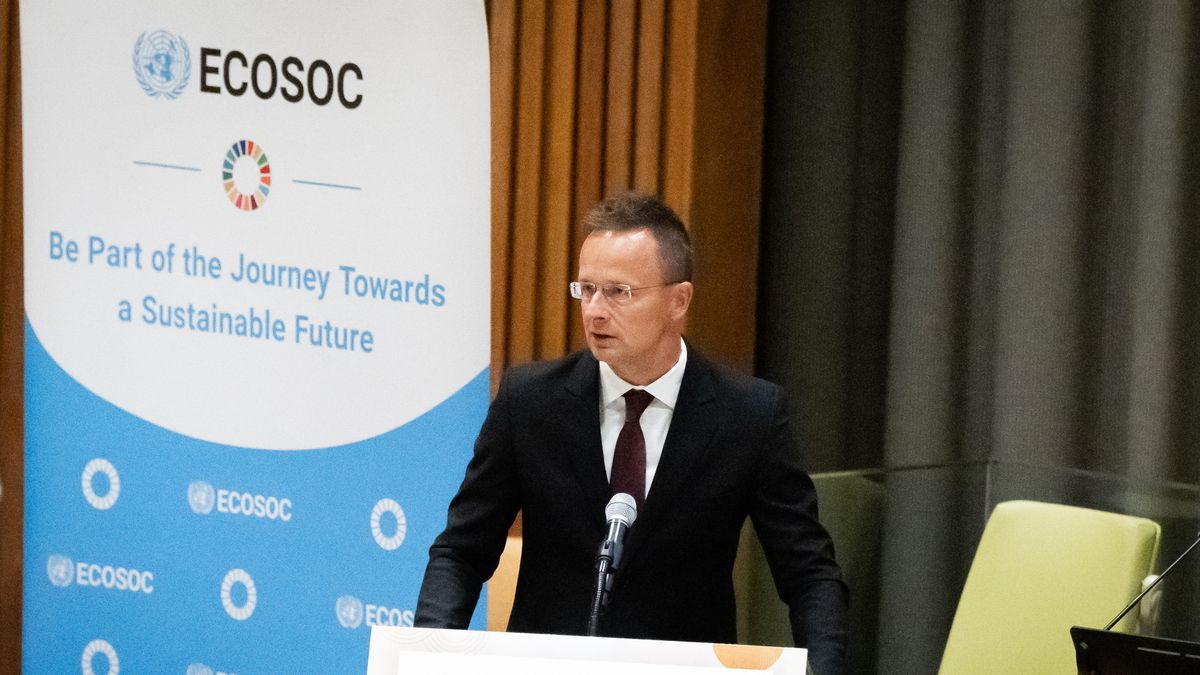 Szijjártó Péter: Ukrajna EU-csatlakozása háborút hozna az Európai Unióba