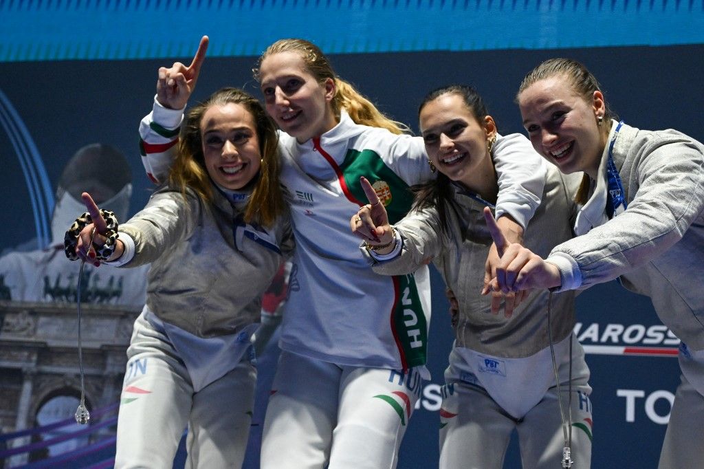 A vb-aranyérmes magyar női kardcsapat a milánói vívó-világbajnokság egyik győztes alakulata