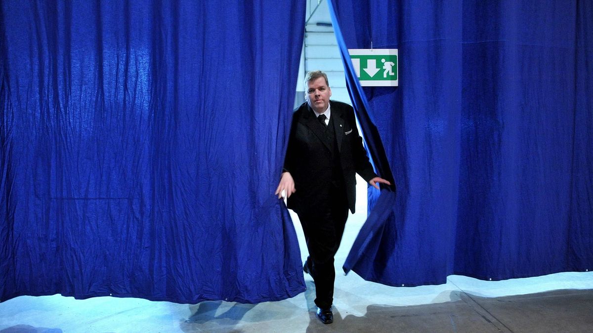 Schobert Norbi: Schmuck Andornak eltitkolt menyasszonya volt, teljesíti az utolsó kívánságát