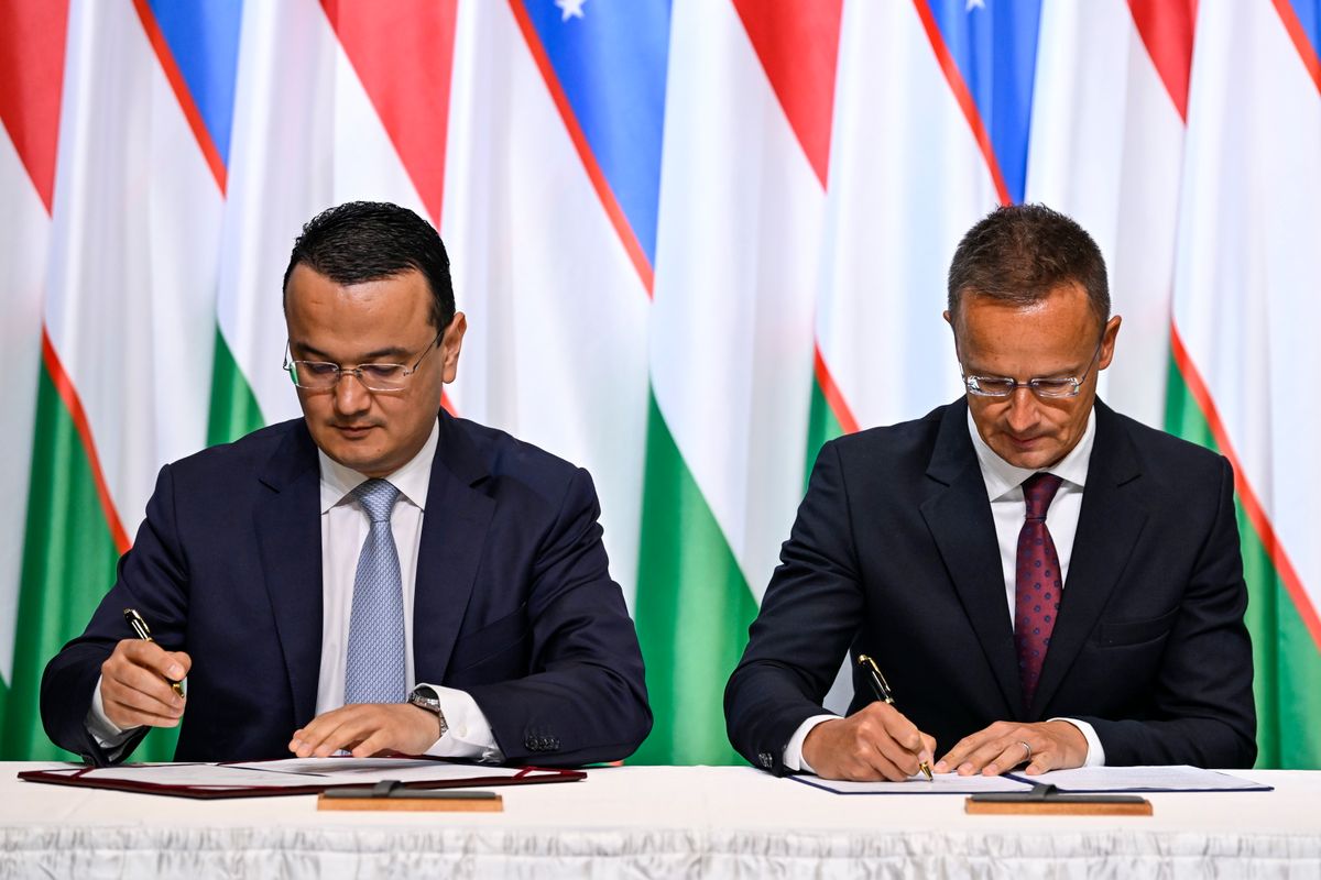 Szijjártó Péter beszámolt a magyar–üzbég együttműködésről