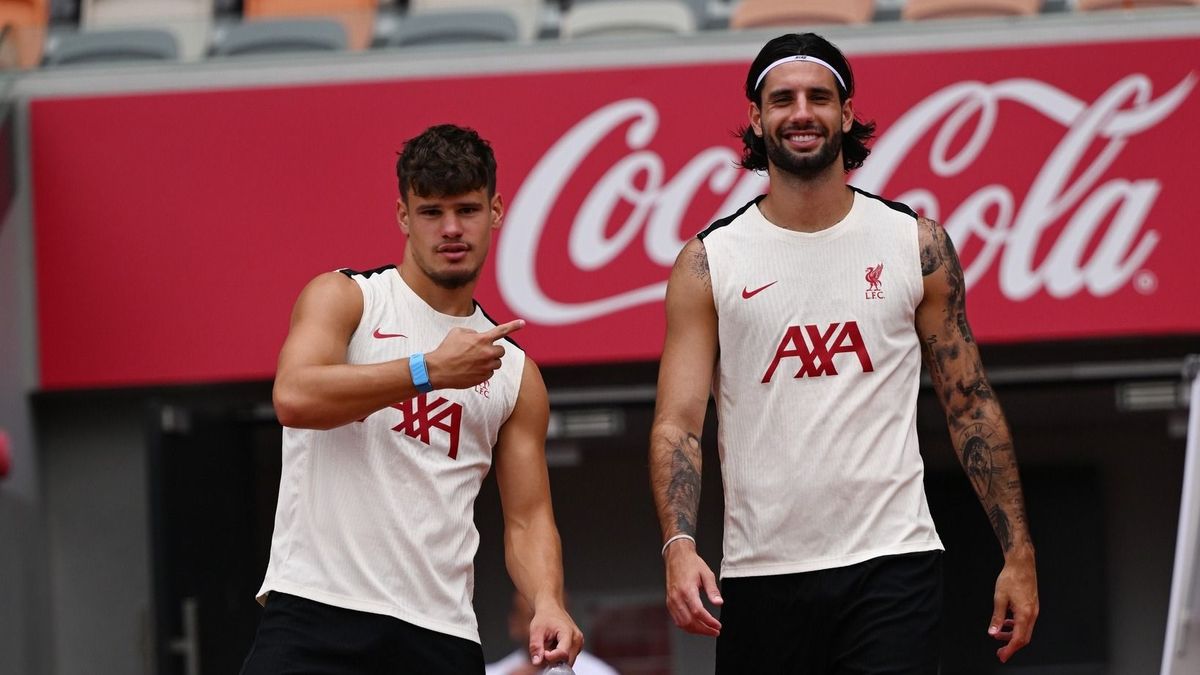 Magyar zászló a Liverpool hivatalos oldalán, nagyot fut Szoboszlai és Kerkez fotója