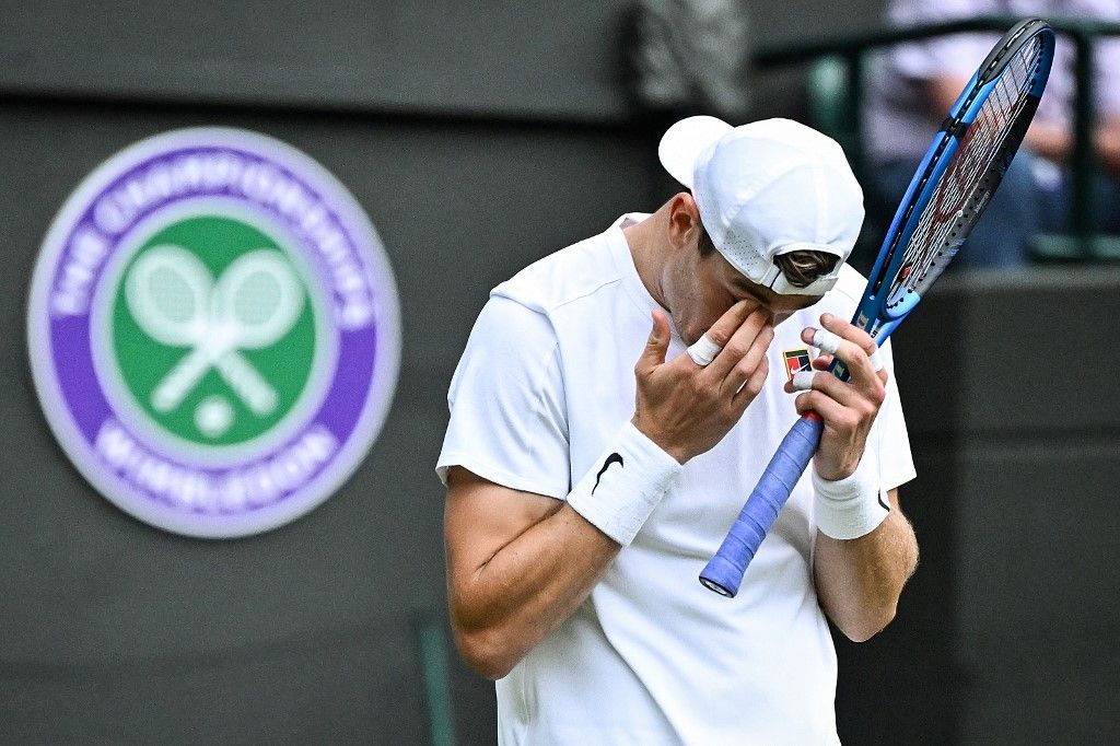 tenisz, Wimbledon, Jack Draper, Marin Cilic, Britain's Jack Draper reacts as he plays against Croatia's Marin Cilic during their men's singles second round tennis match on the fourth day of the 2025 Wimbledon Championships at The All England Lawn Tennis and Croquet Club in Wimbledon, southwest London, on July 3, 2025. (Photo by Kirill KUDRYAVTSEV / AFP) / RESTRICTED TO EDITORIAL USE